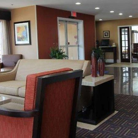Quality Inn & Suites Greenville Near Downtown Εξωτερικό φωτογραφία
