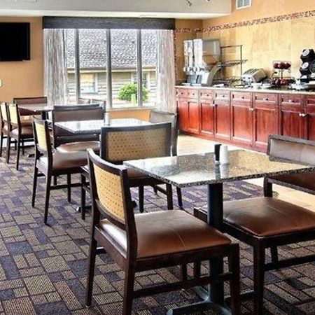 Quality Inn & Suites Greenville Near Downtown Εξωτερικό φωτογραφία