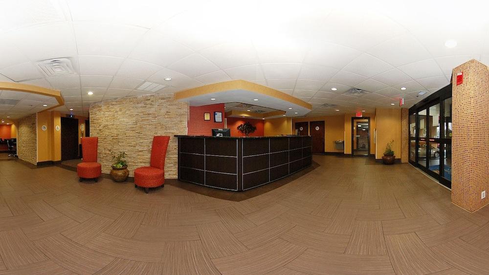 Quality Inn & Suites Greenville Near Downtown Εξωτερικό φωτογραφία