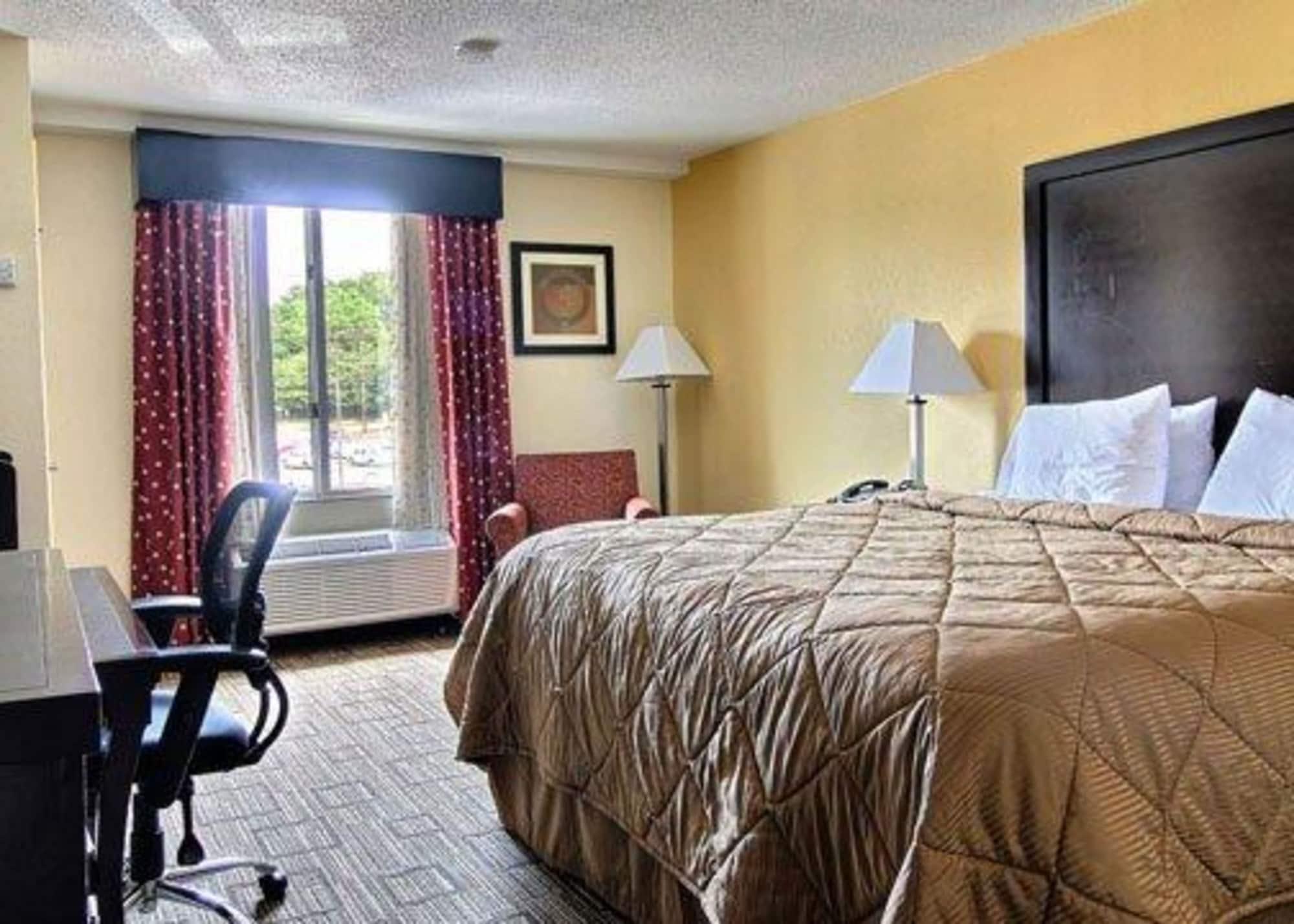 Quality Inn & Suites Greenville Near Downtown Εξωτερικό φωτογραφία
