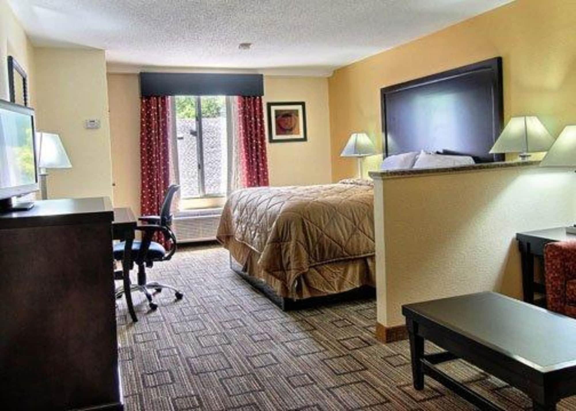 Quality Inn & Suites Greenville Near Downtown Εξωτερικό φωτογραφία