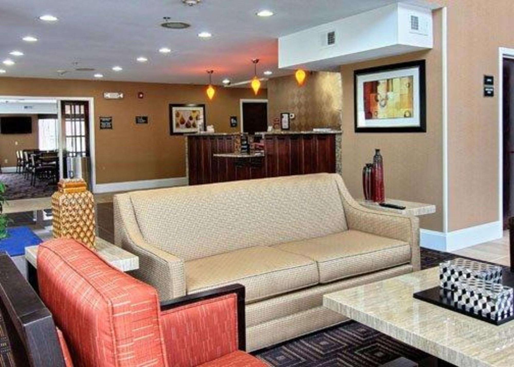 Quality Inn & Suites Greenville Near Downtown Εξωτερικό φωτογραφία